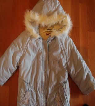  куртка осенняя на возраст 3-4 года стоимость 300 руб 